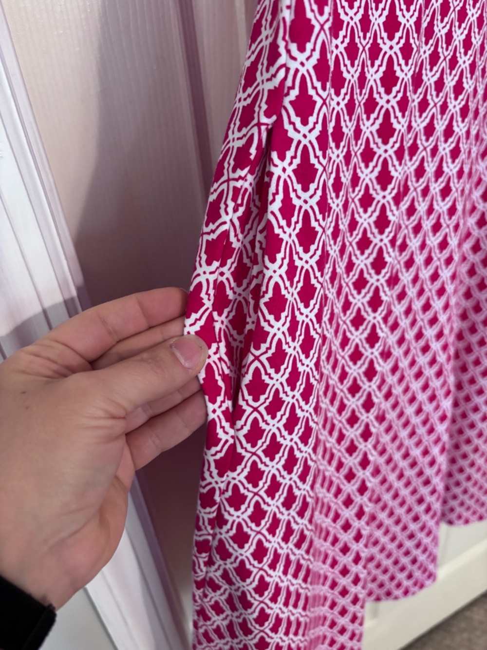 New York & Company Fuchsia and White Geometric V-Neck Dress - Picture 4 of 6